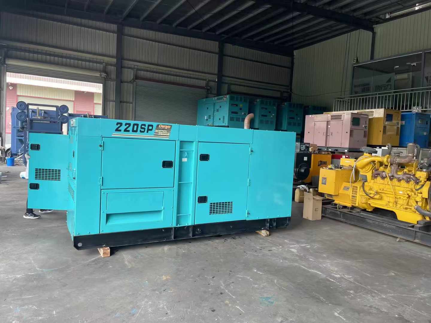 华池柴油发电机组长期不间断运行时，如何监控其温度和压力？