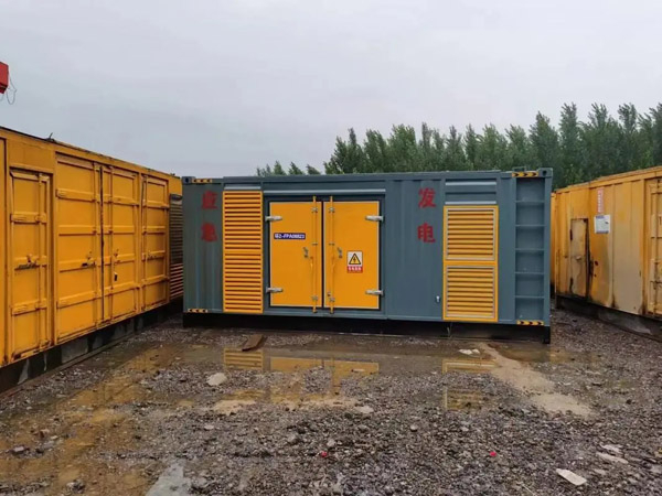 华池柴油发电机如何判断干式空气滤清器是否需要更换？